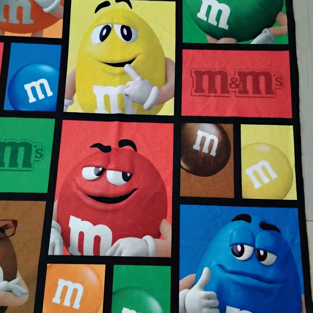 M&M'S Multicolor Character Throw - Picture 5 of 5